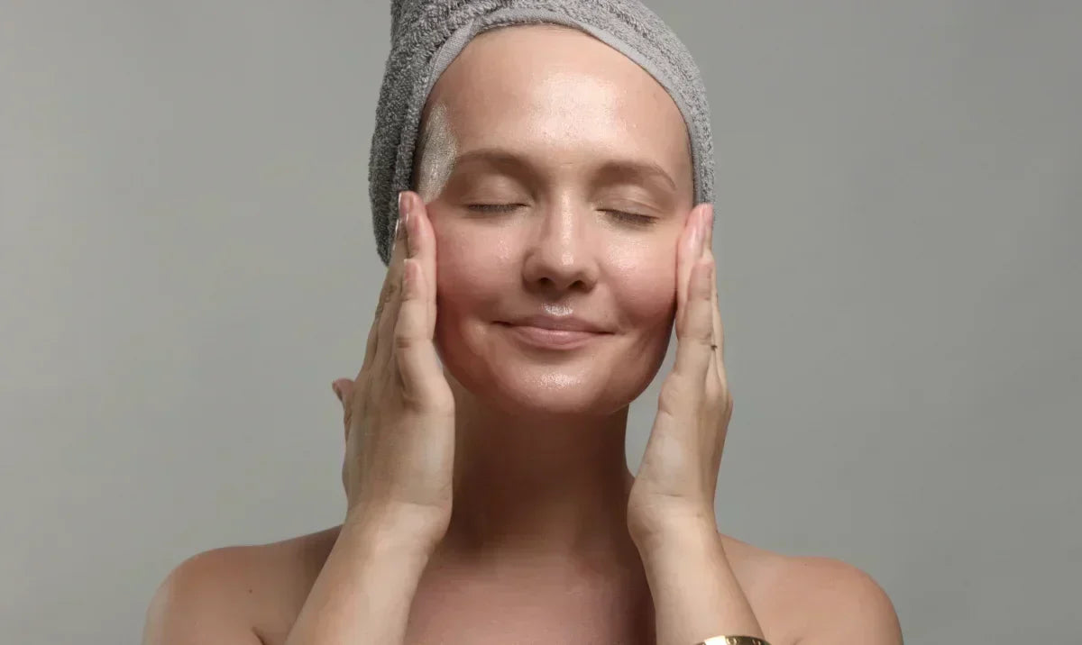 Hautpflege Routine: Die richtige Reihenfolge für gesunde und strahlende Haut